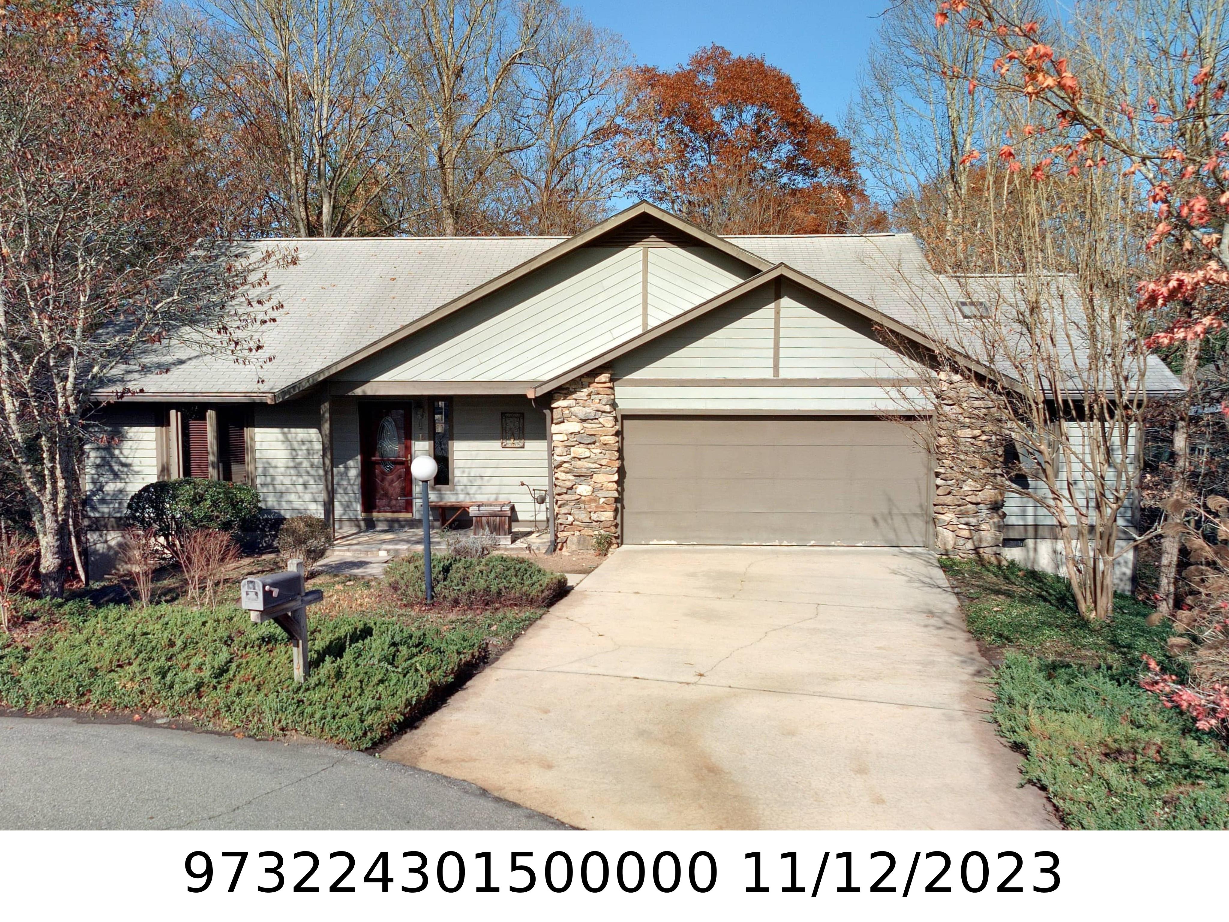 A picture of the property located at 15 JOSIE LN, ASHEVILLE NC 28804.