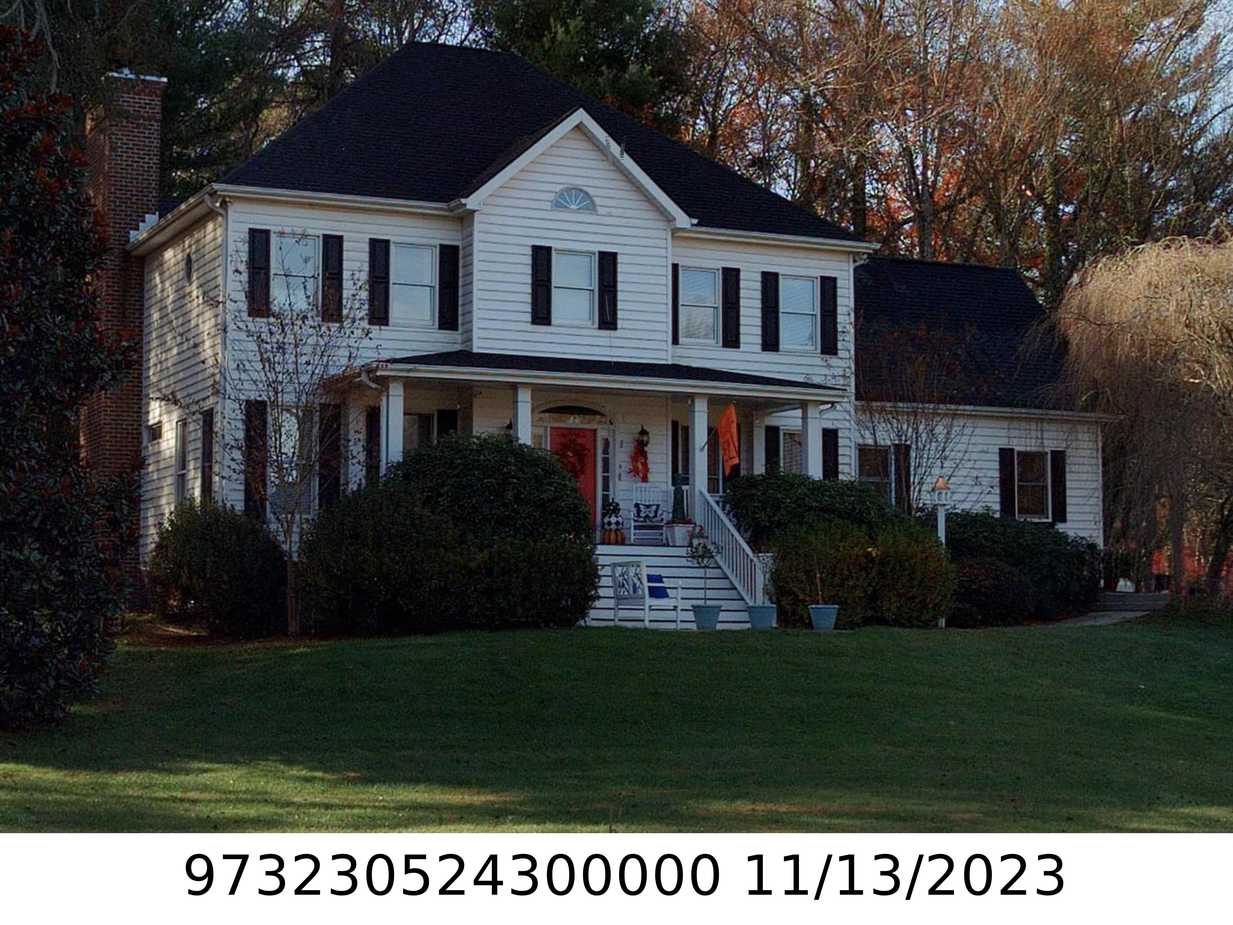 A picture of the property located at 2 ACORN RD, ASHEVILLE NC 28804.