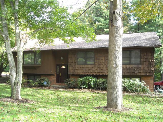 A picture of the property located at 331 WOODY LN, ASHEVILLE NC 28804.