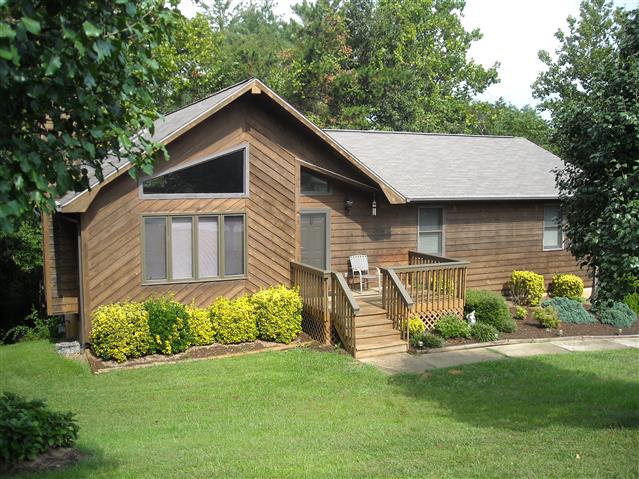 A picture of the property located at 5 TIFFANY LN, ASHEVILLE NC 28804.