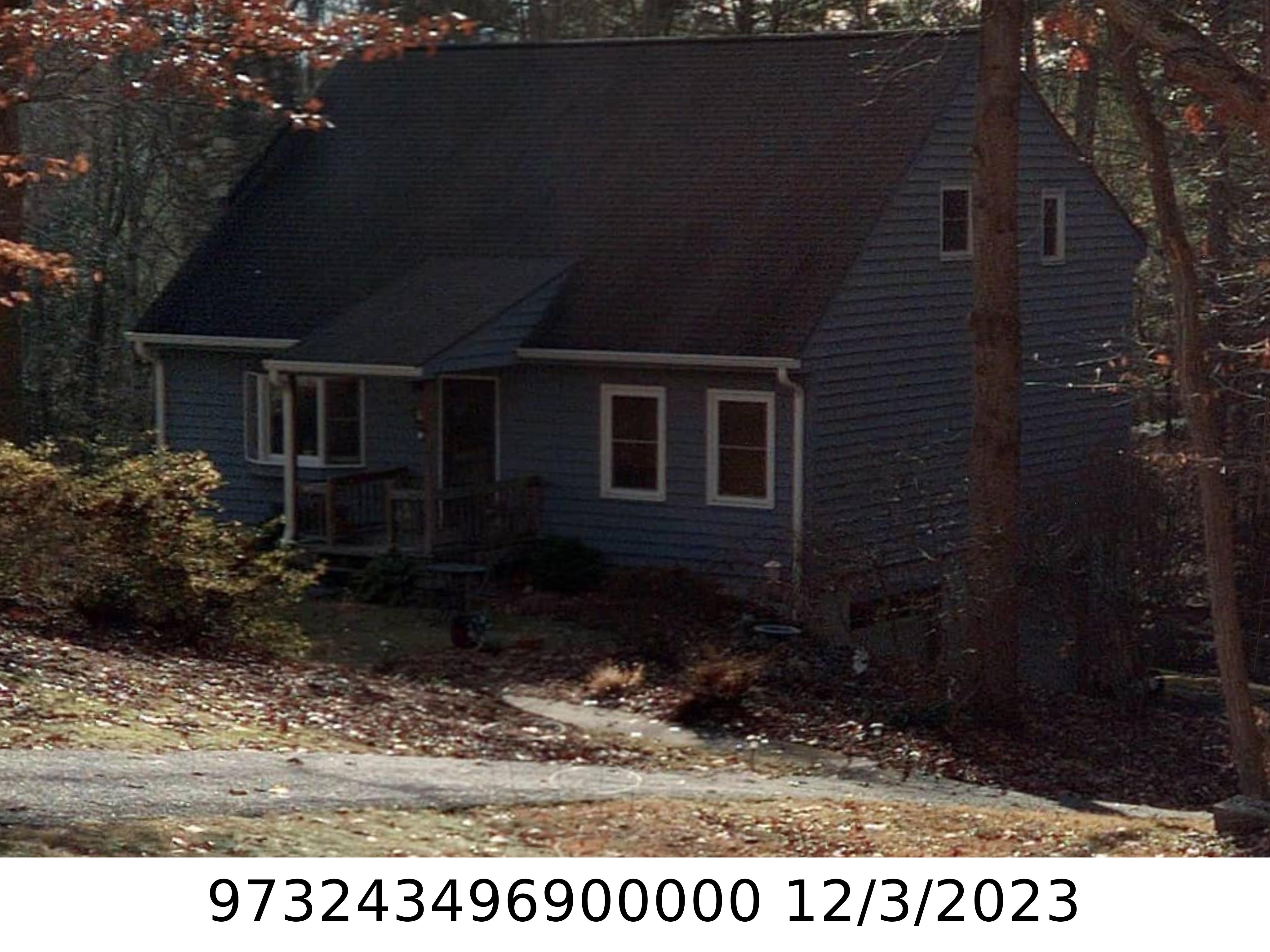 A picture of the property located at 72 LACKEY LN, ASHEVILLE NC 28804.