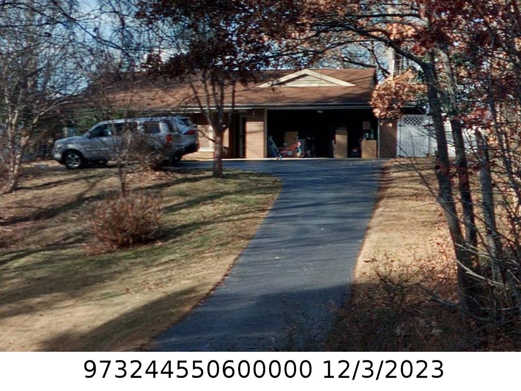 A picture of the property located at 100 LACKEY LN, ASHEVILLE NC 28804.
