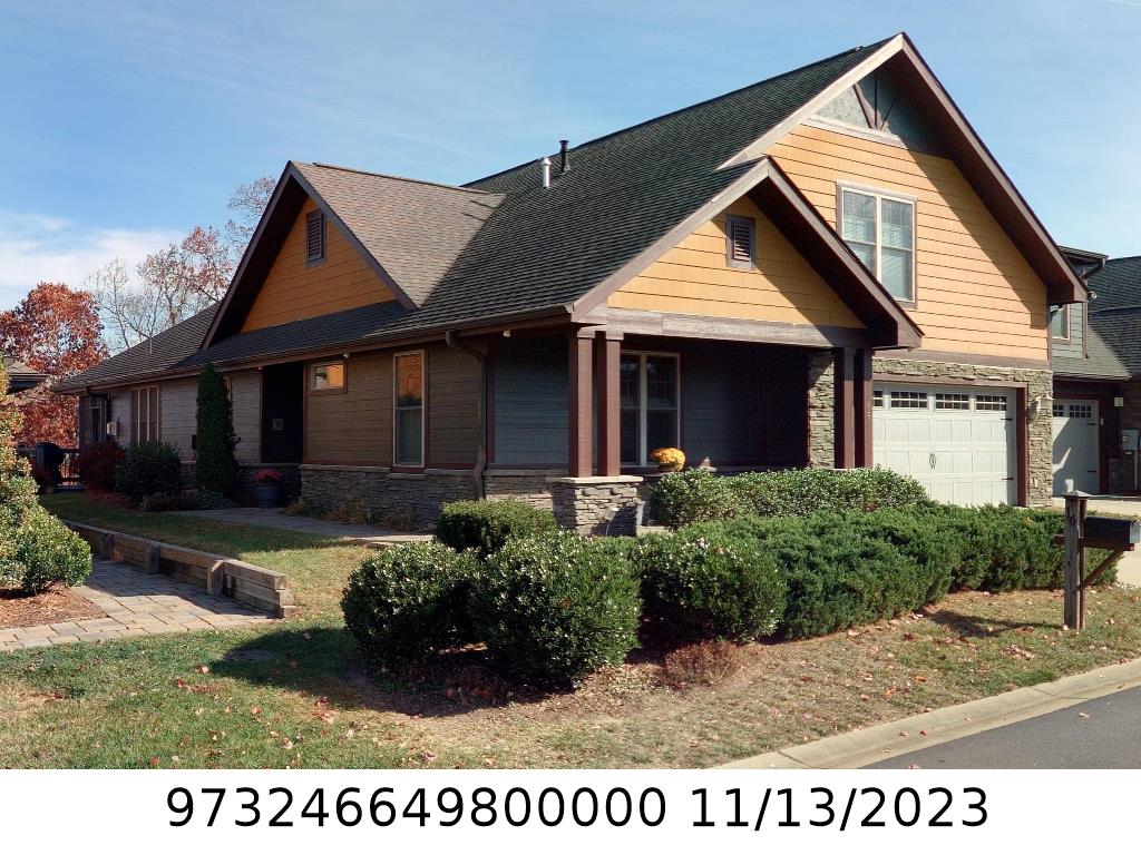 A picture of the property located at 16 CRAFTSMAN VIEW DR, ASHEVILLE NC 28804.