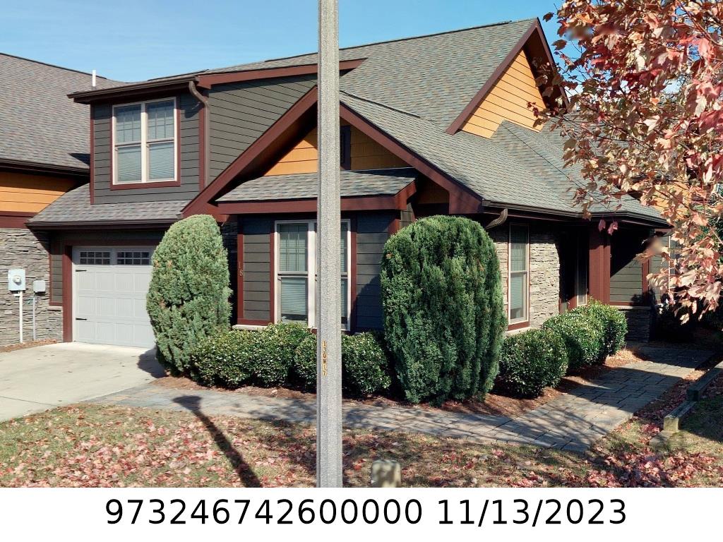 A picture of the property located at 18 CRAFTSMAN VIEW DR, ASHEVILLE NC 28804.