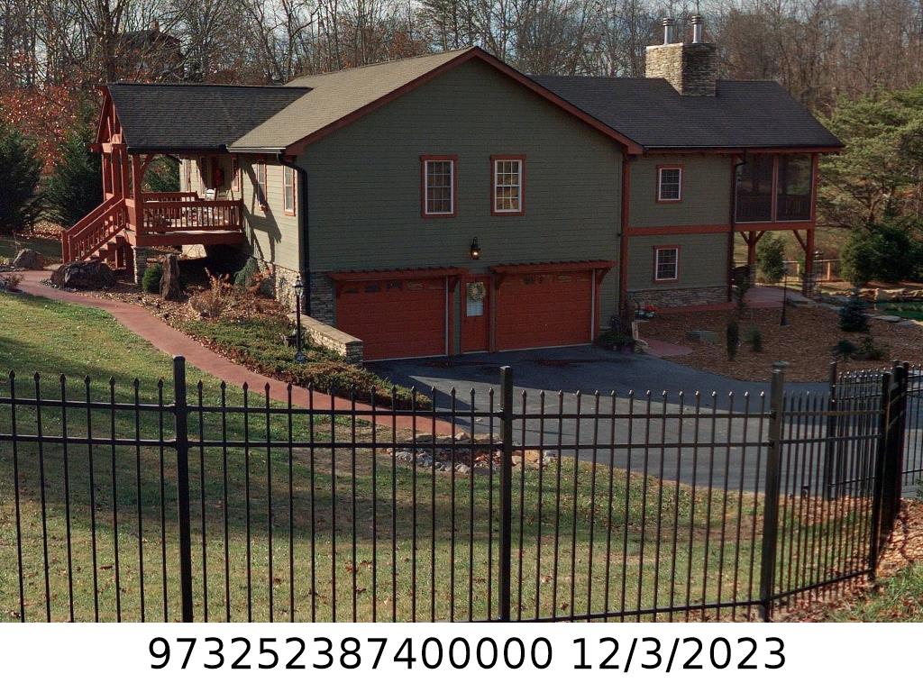A picture of the property located at 4 LACKEY LN, ASHEVILLE NC 28804.