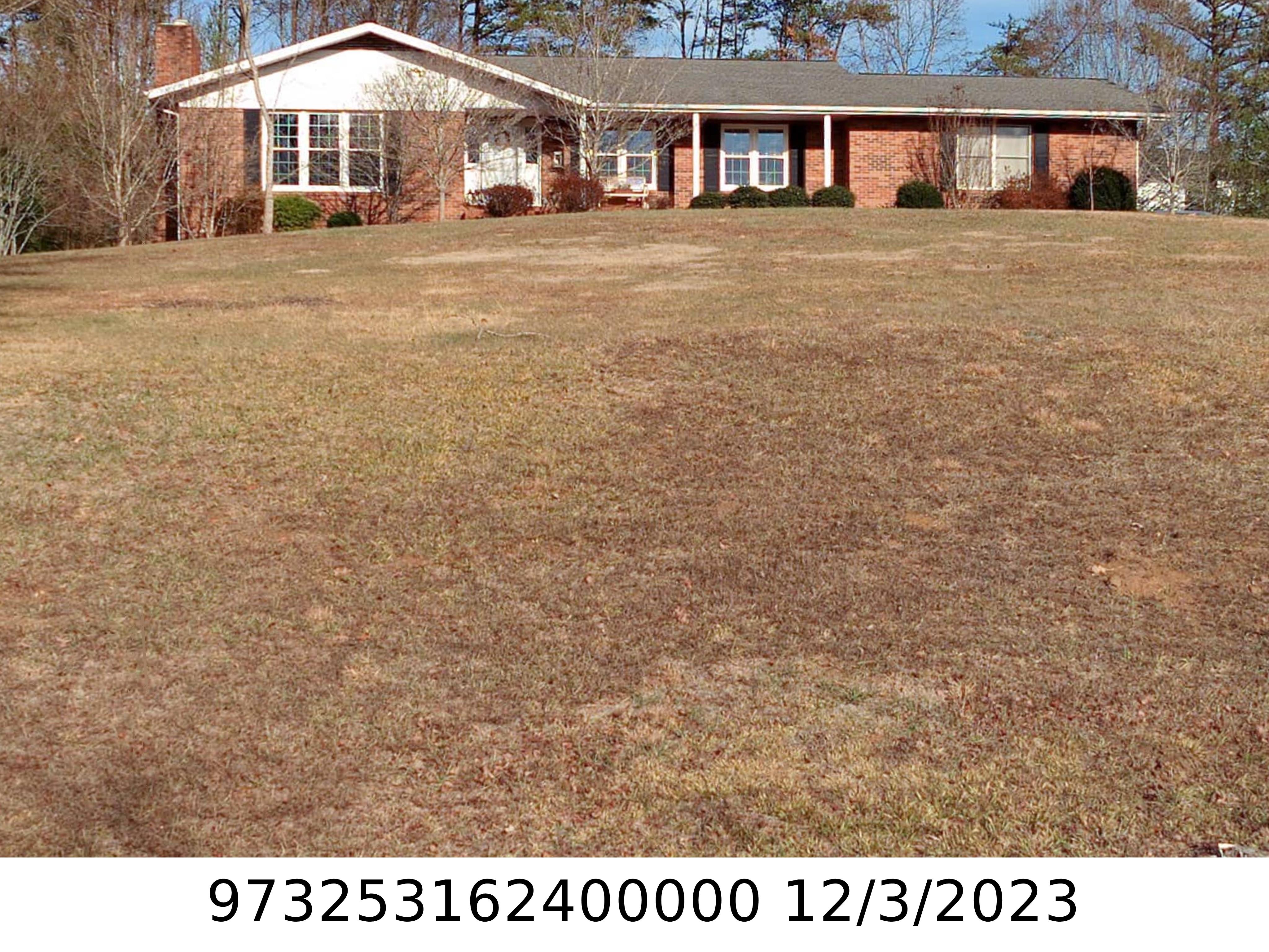 A picture of the property located at 15 LACKEY LN, ASHEVILLE NC 28804.