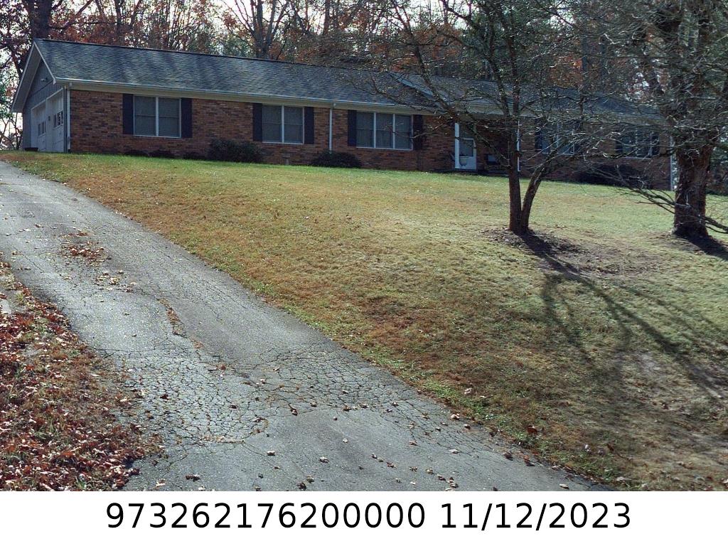 A picture of the property located at 500 AIKEN RD, ASHEVILLE NC 28804.