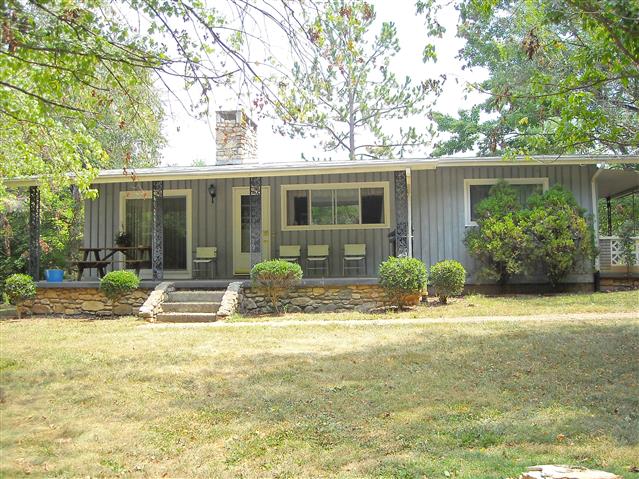 A picture of the property located at 350 AIKEN RD, ASHEVILLE NC 28804.