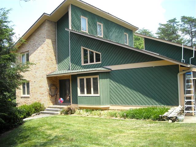 A picture of the property located at 4 HICKORY LN, ASHEVILLE NC 28804.