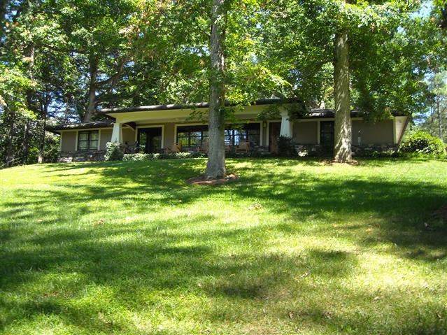 A picture of the property located at 300 AIKEN RD, ASHEVILLE NC 28804.