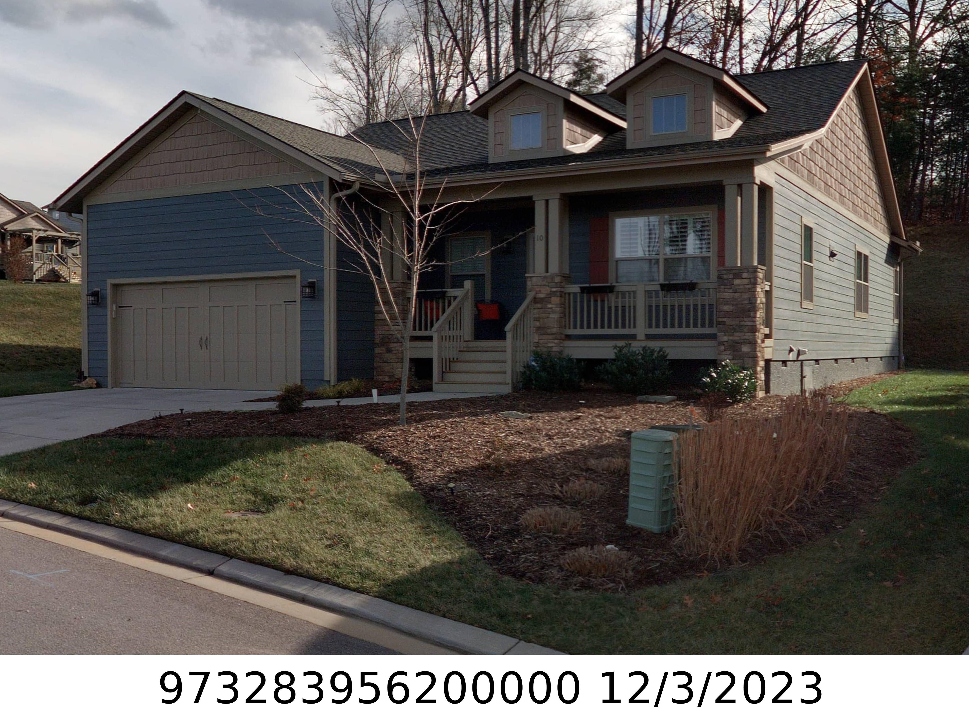 A picture of the property located at 10 ROBIN ROOST RD, WEAVERVILLE NC 28787.