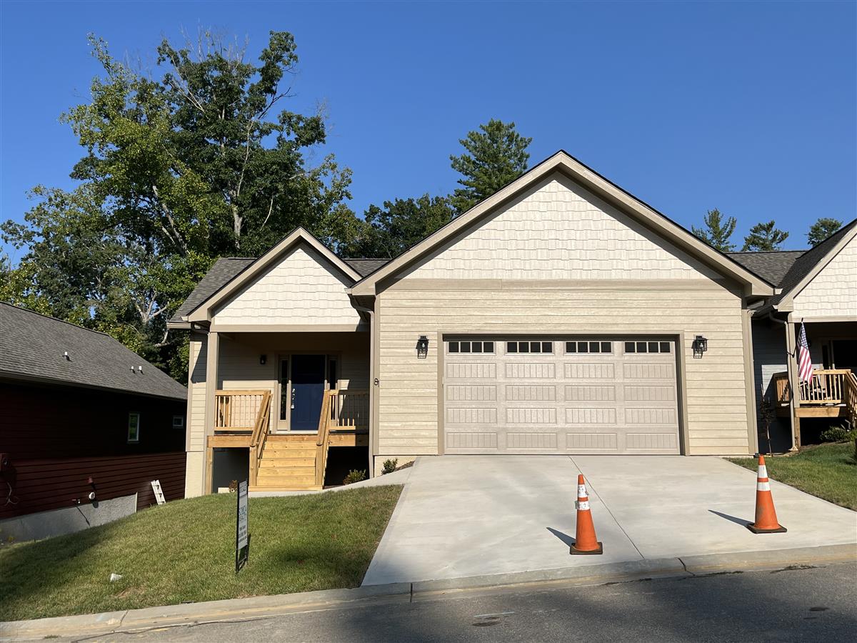 A picture of the property located at 81 LOFTIN ST, WEAVERVILLE NC 28787.