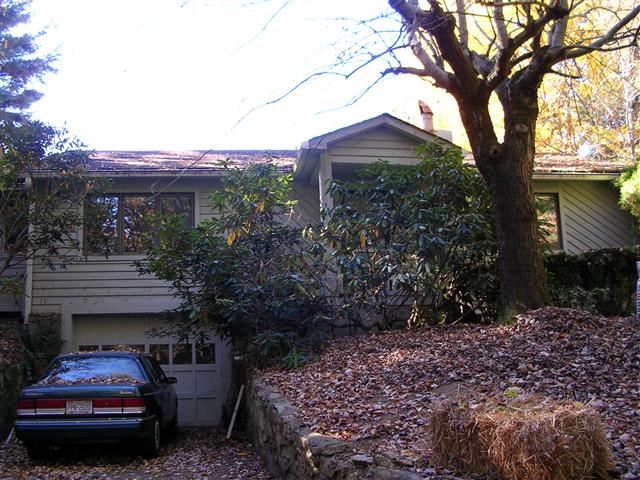 A picture of the property located at 52 AIKEN RD, ASHEVILLE NC 28804.