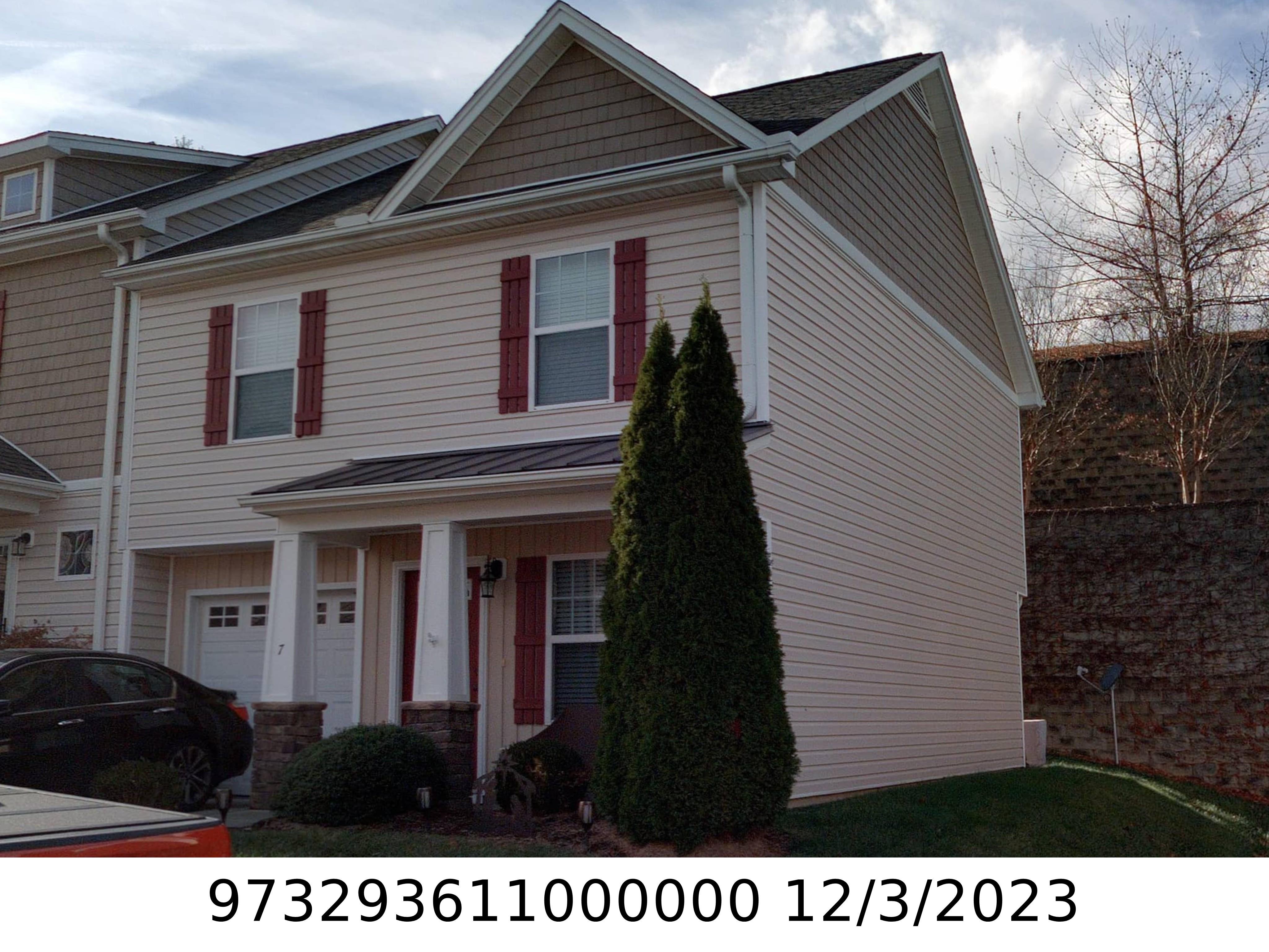 A picture of the property located at 7 BARNETT SHOALS DR, WEAVERVILLE NC 28787.