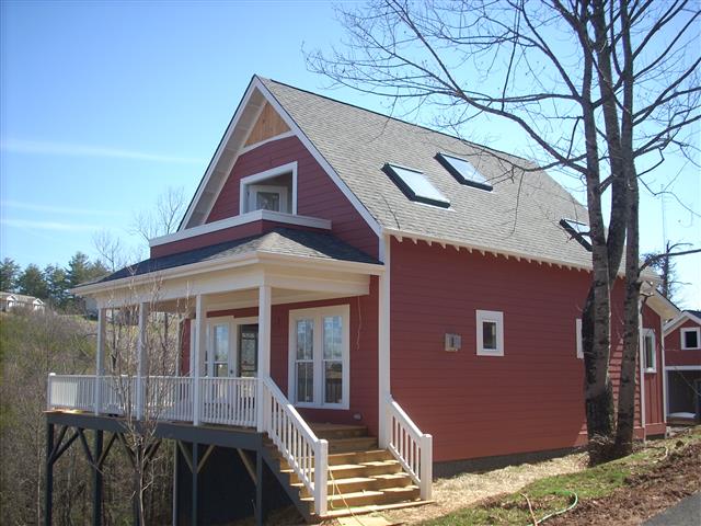 A picture of the property located at 20 SPICEBUSH LN, WEAVERVILLE NC 28787.