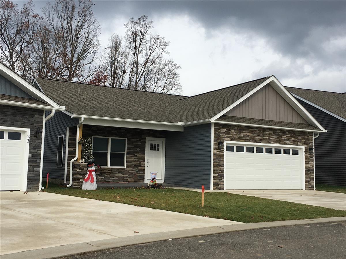 A picture of the property located at 21 SAGE CREST LOOP, WEAVERVILLE NC 28787.