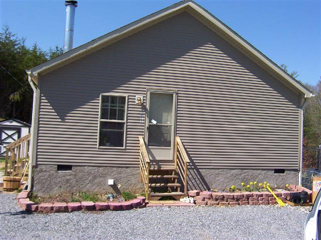 A picture of the property located at 1077 NEW STOCK RD, WEAVERVILLE NC 28787.
