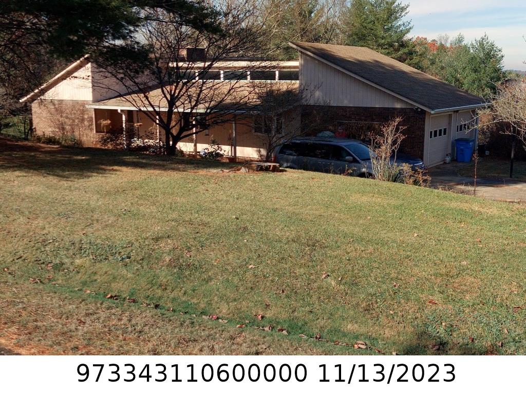A picture of the property located at 8 W ROLLING MEADOWS LN, WEAVERVILLE NC 28787.