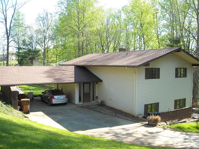 A picture of the property located at 8 TRACY LN, WEAVERVILLE NC 28787.