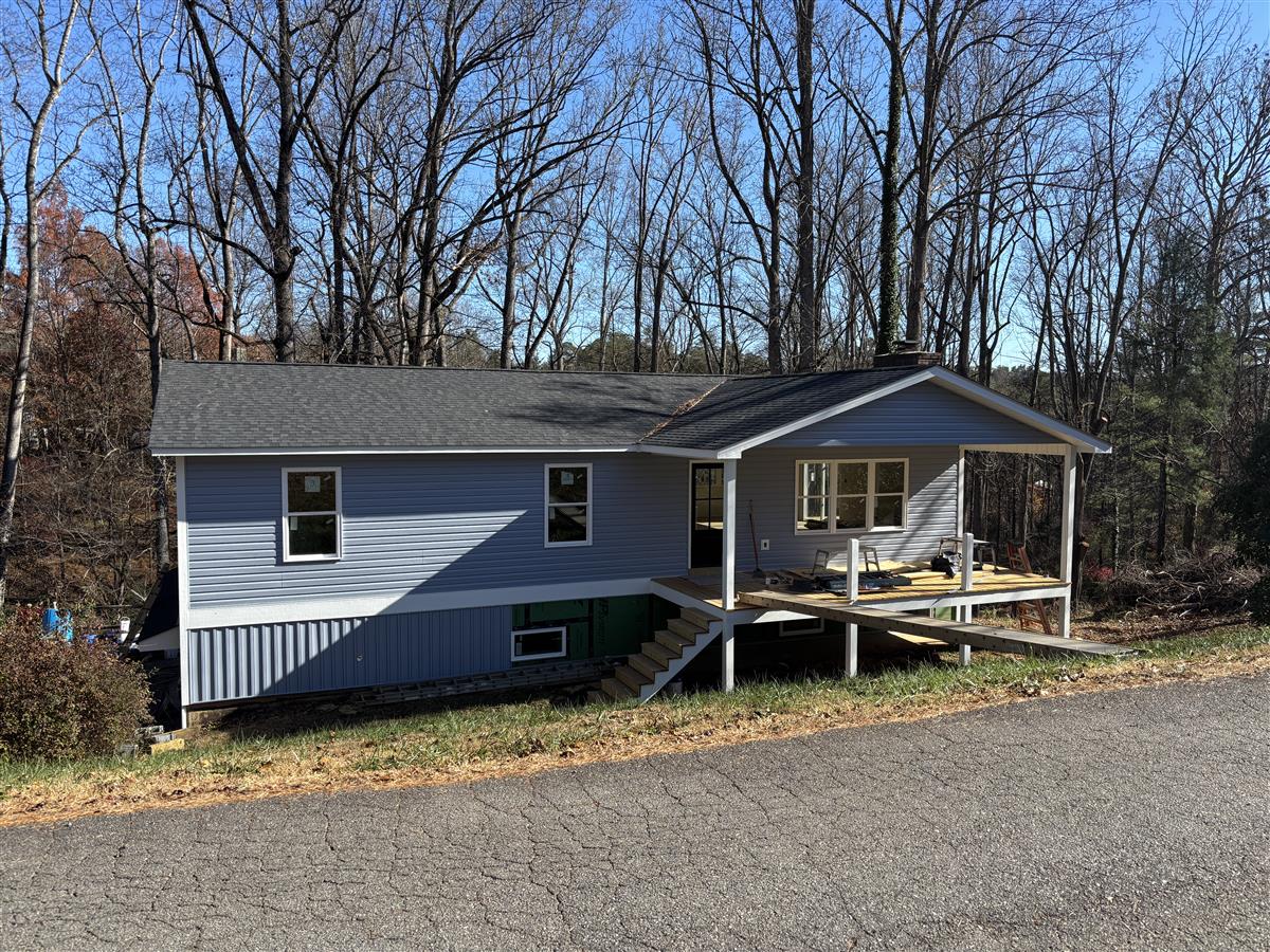 A picture of the property located at 4 TRACY LN, WEAVERVILLE NC 28787.