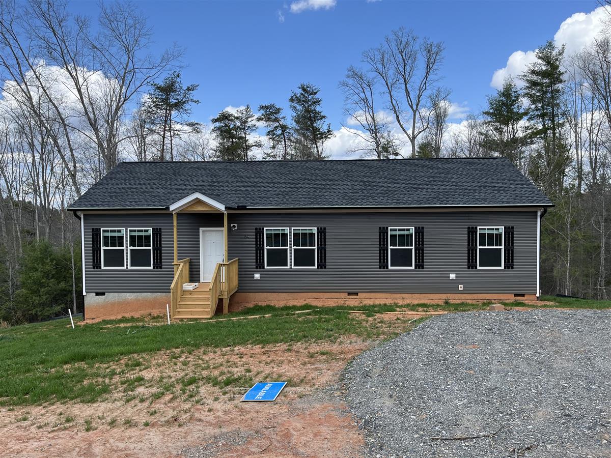 A picture of the property located at 208 WALNUT BRANCH RD, WEAVERVILLE NC 28787.