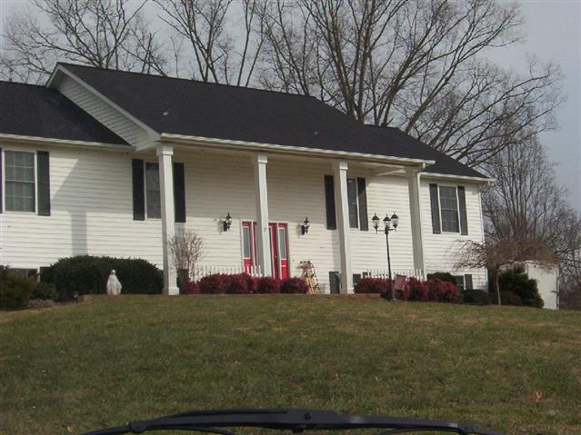 A picture of the property located at 27 AZALEA DR, WEAVERVILLE NC 28787.