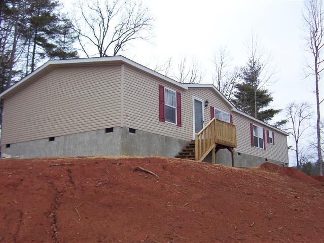 A picture of the property located at 110 LEONARDS LN, WEAVERVILLE NC 28787.