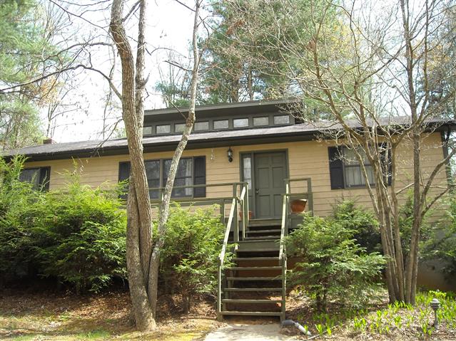 A picture of the property located at 4 HOPE LN, WEAVERVILLE NC 28787.