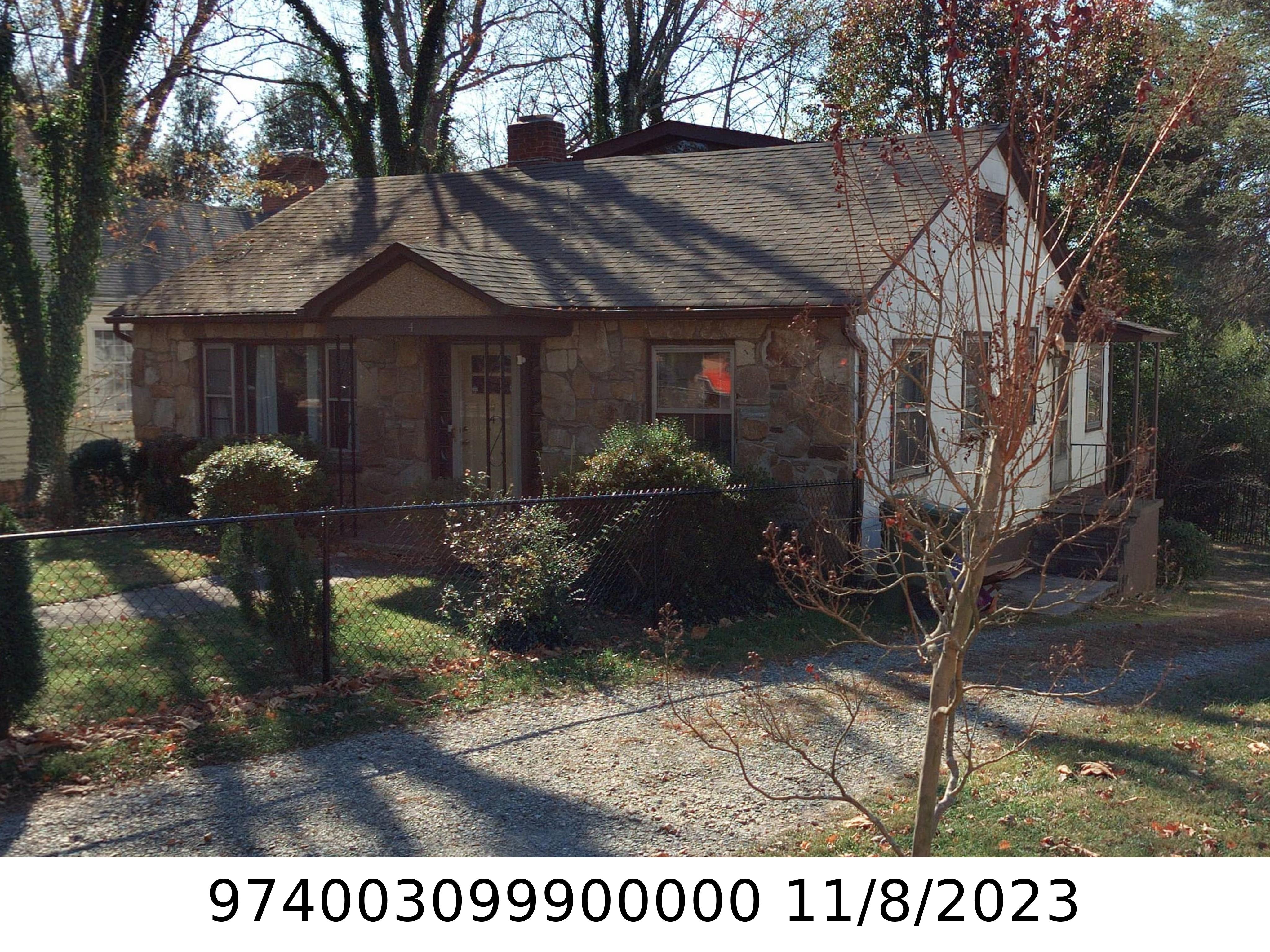 A picture of the property located at 4 BAIRD LN, ASHEVILLE NC 28804.