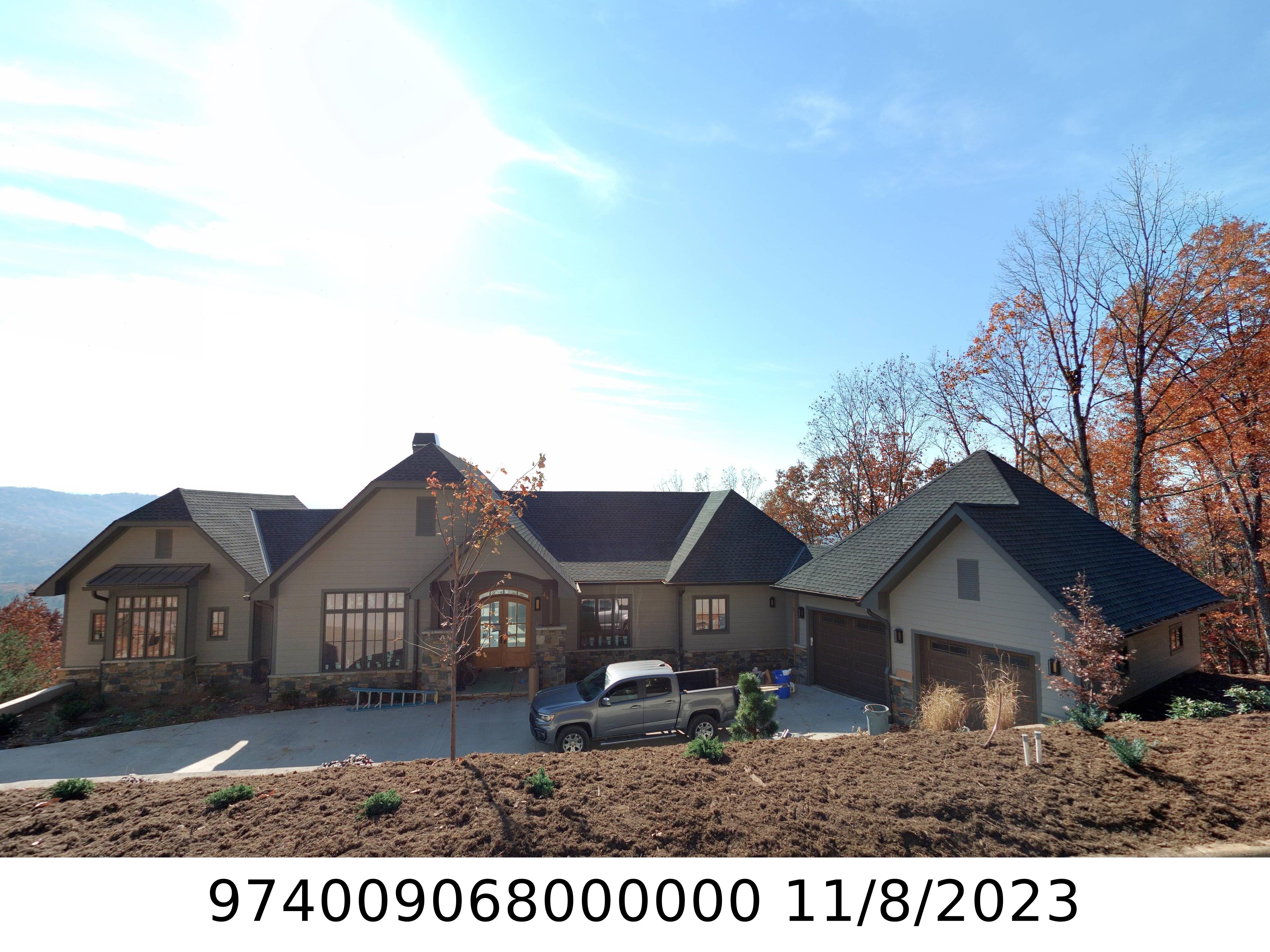 A picture of the property located at 44 LAKE TOWN LN, ASHEVILLE NC 28804.