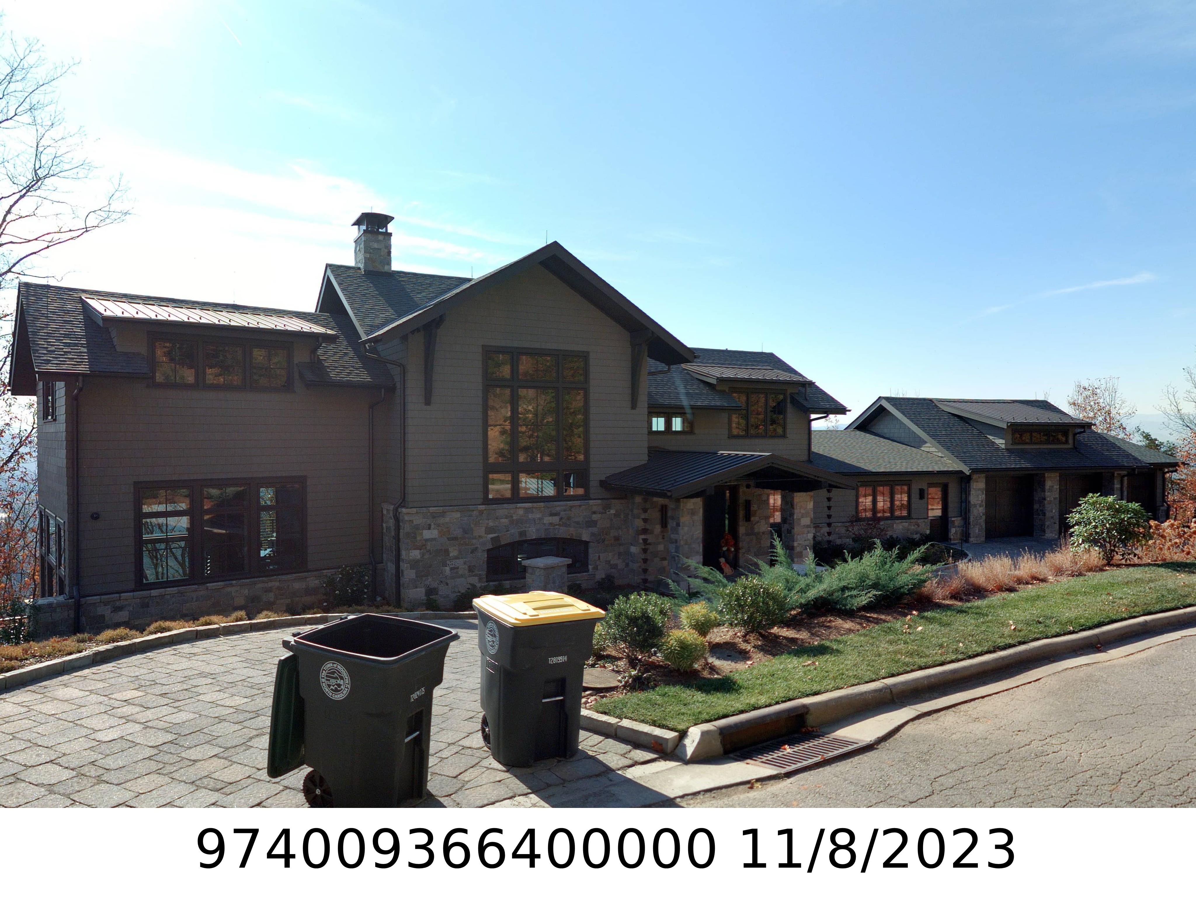 A picture of the property located at 36 LAKE TOWN LN, ASHEVILLE NC 28804.