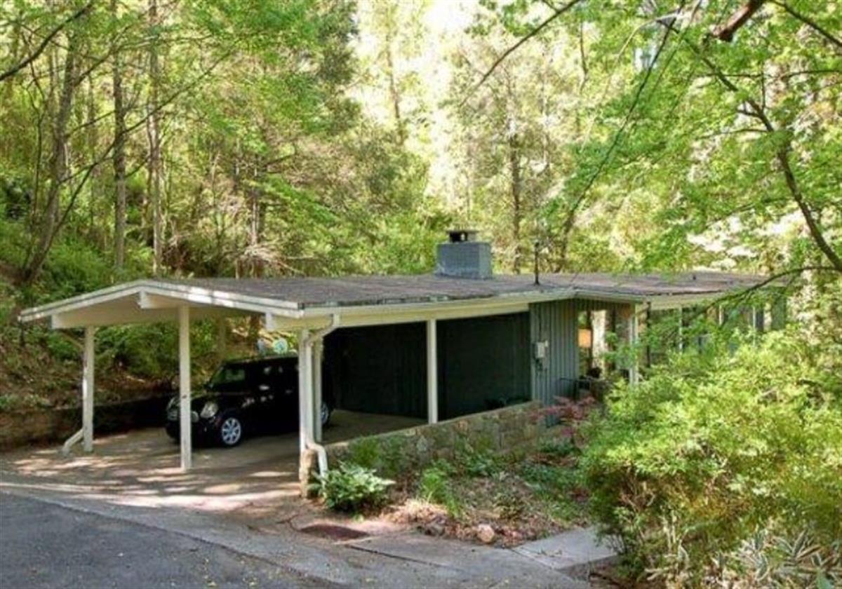 A picture of the property located at 5 HASBROOK LN, ASHEVILLE NC 28804.