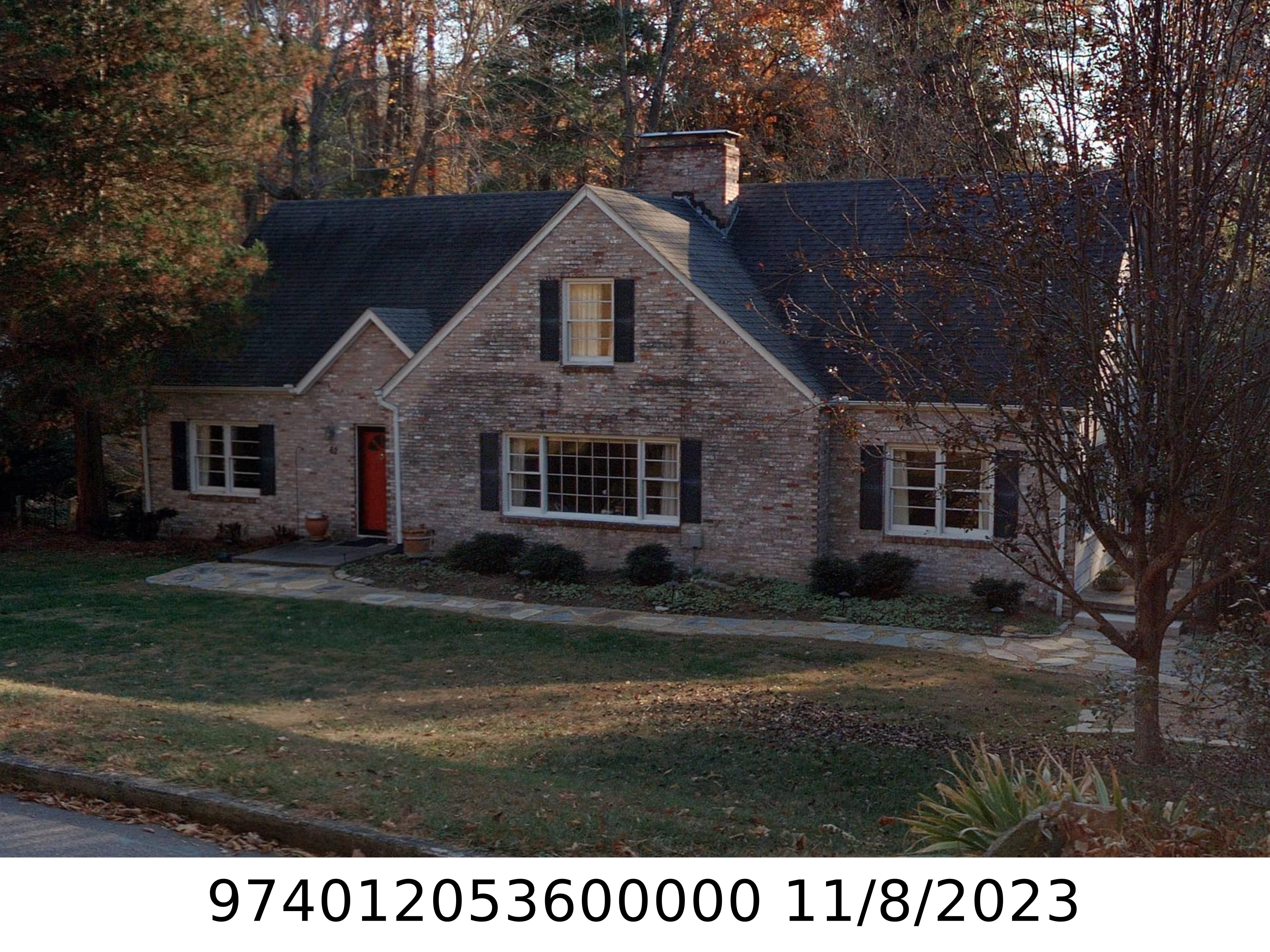 A picture of the property located at 62 GREENLEAF CIR, ASHEVILLE NC 28804.