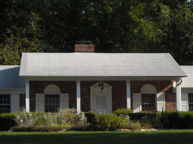 A picture of the property located at 14 GREENLEAF CIR, ASHEVILLE NC 28804.
