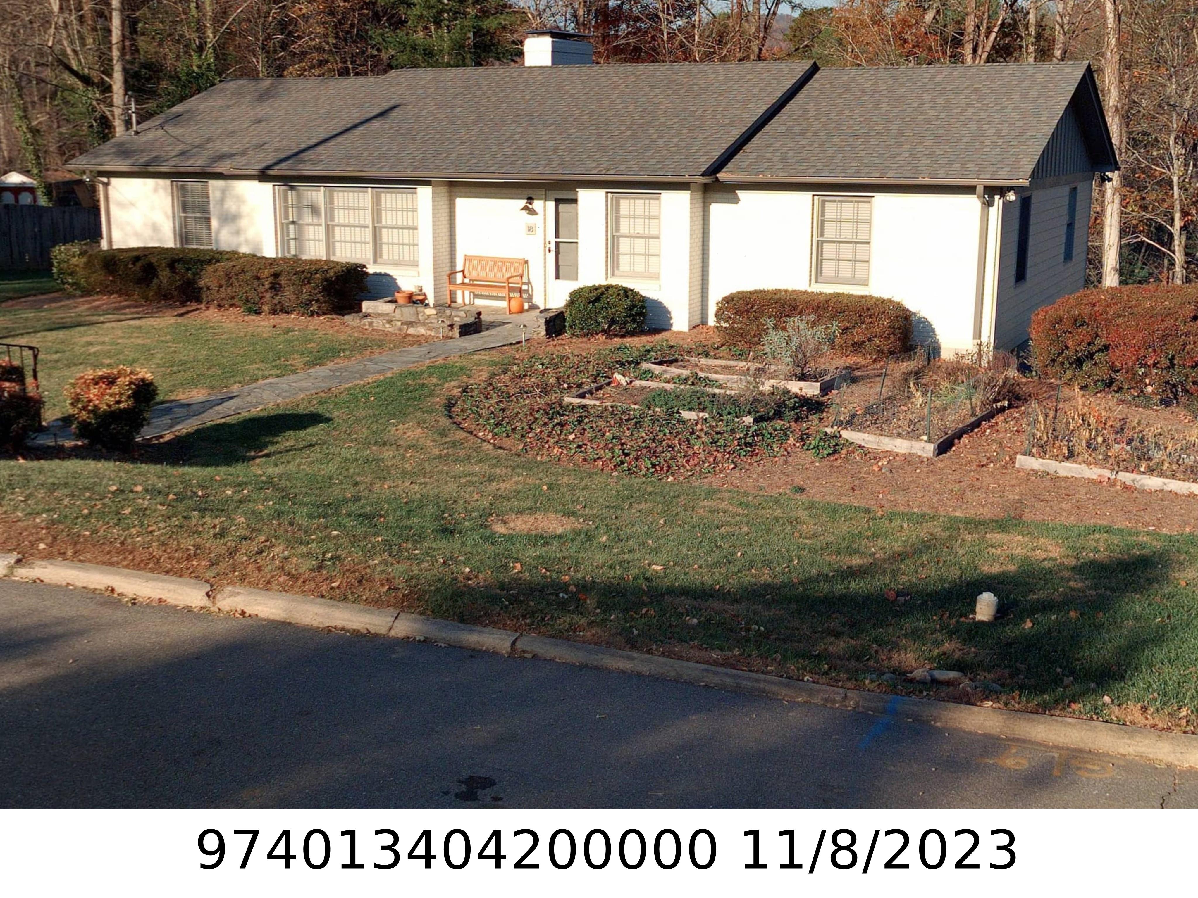 A picture of the property located at 18 GREENLEAF CIR, ASHEVILLE NC 28804.