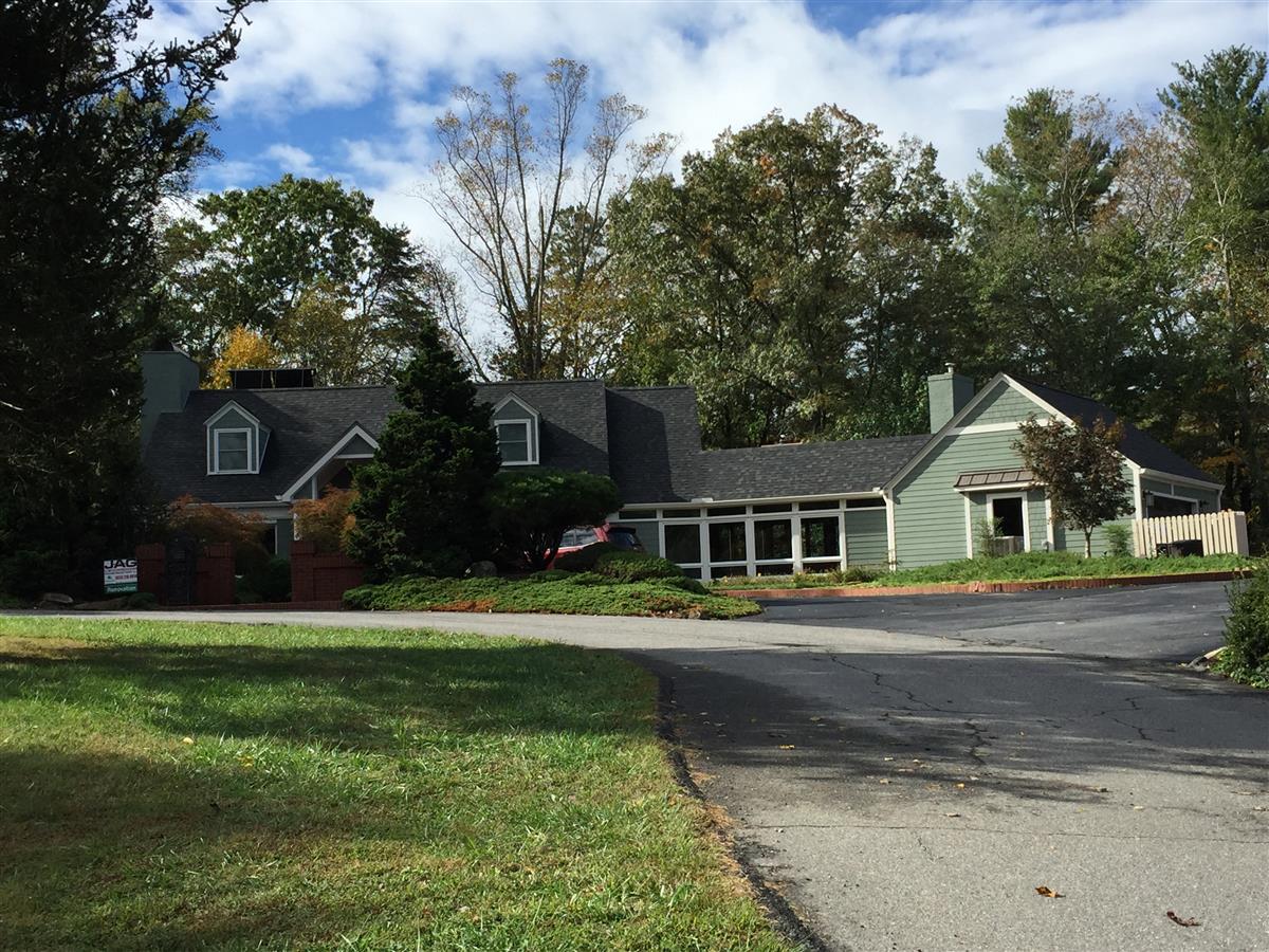 A picture of the property located at 32 PINE TREE CIR, ASHEVILLE NC 28804.