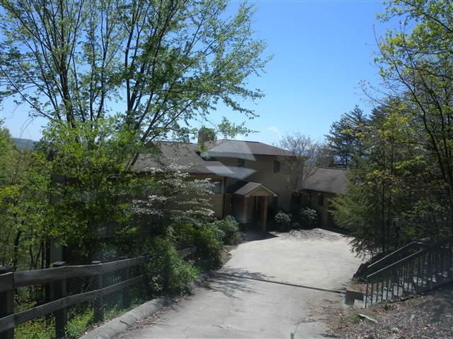 A picture of the property located at 7 LUCKY LN, ASHEVILLE NC 28804.
