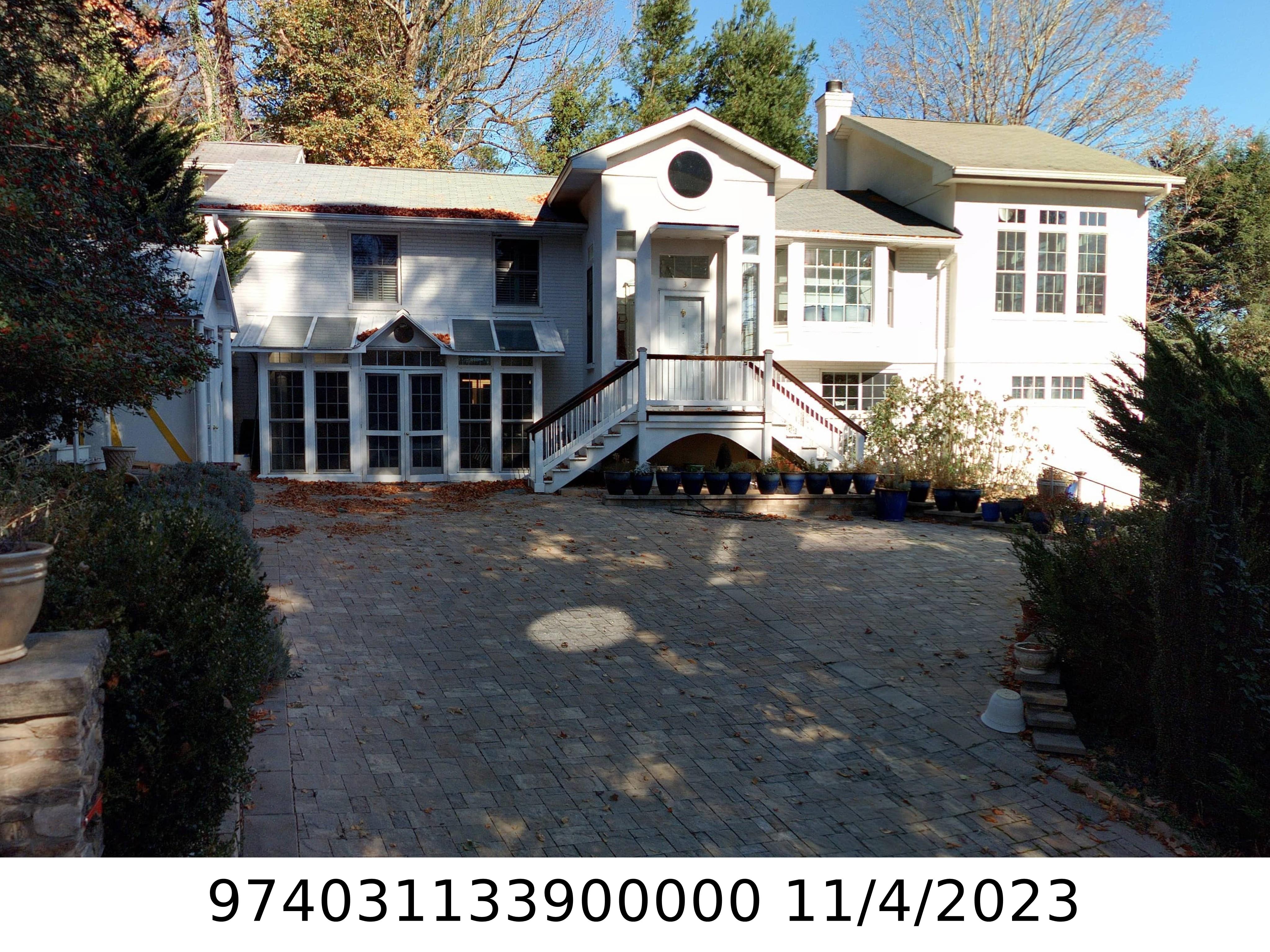 A picture of the property located at 3 SANDON CIR, ASHEVILLE NC 28804.