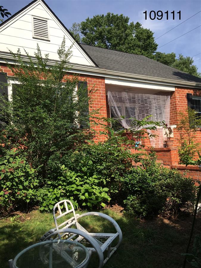 A picture of the property located at 8 MOUNT VERNON CIR, ASHEVILLE NC 28804.