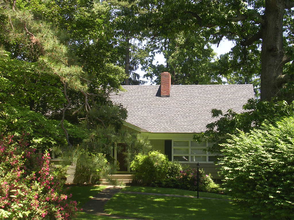 A picture of the property located at 111 LAKESHORE DR, ASHEVILLE NC 28804.