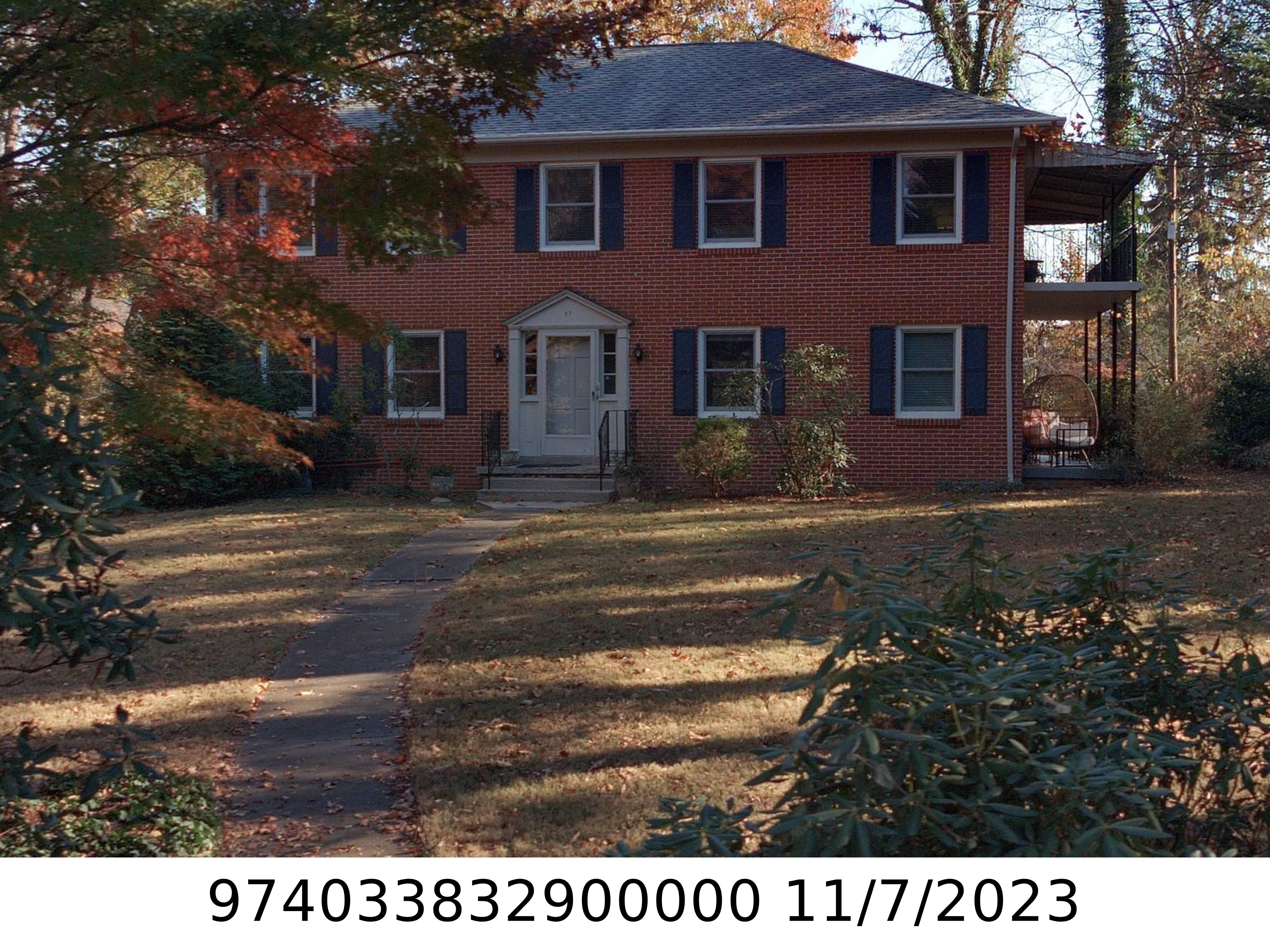 A picture of the property located at 27 SHOREWOOD DR, ASHEVILLE NC 28804.