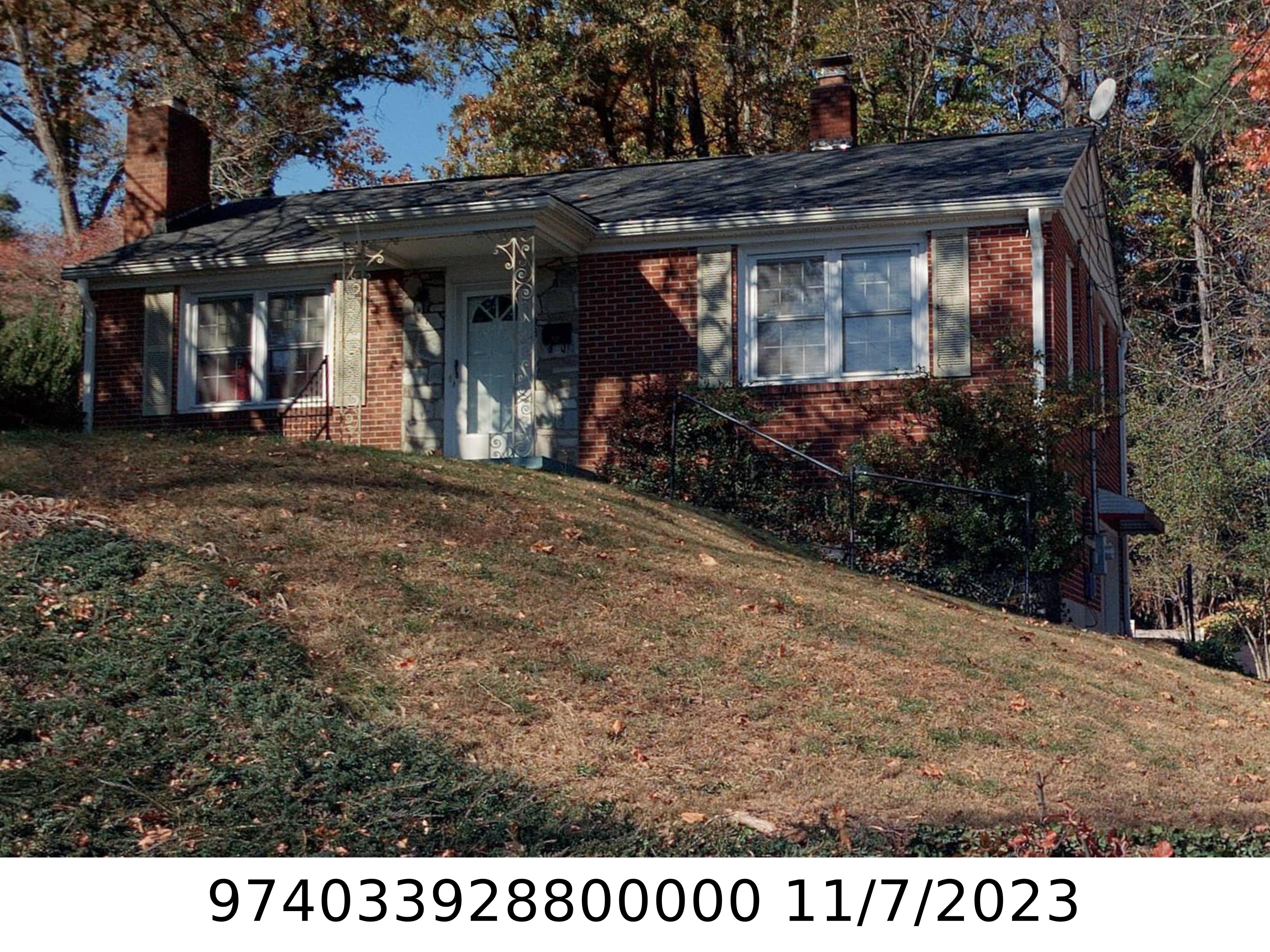A picture of the property located at 33 OSBORNE RD, ASHEVILLE NC 28804.