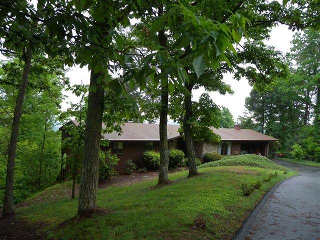 A picture of the property located at 36 BEAVERBROOK RD, ASHEVILLE NC 28804.