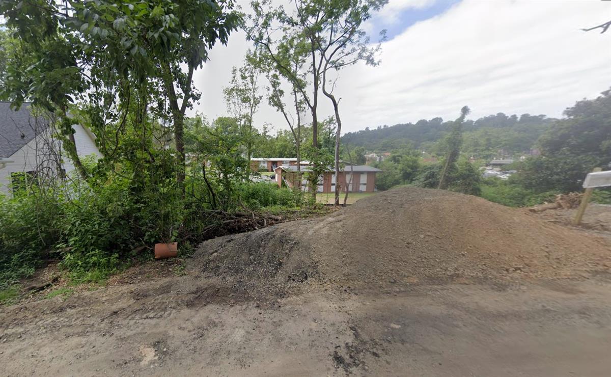 A picture of the property located at 45 JOHNSON DR, ASHEVILLE NC 28804.