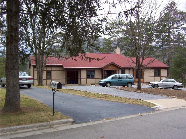 A picture of the property located at 101 WINDSOR RD, ASHEVILLE NC 28804.