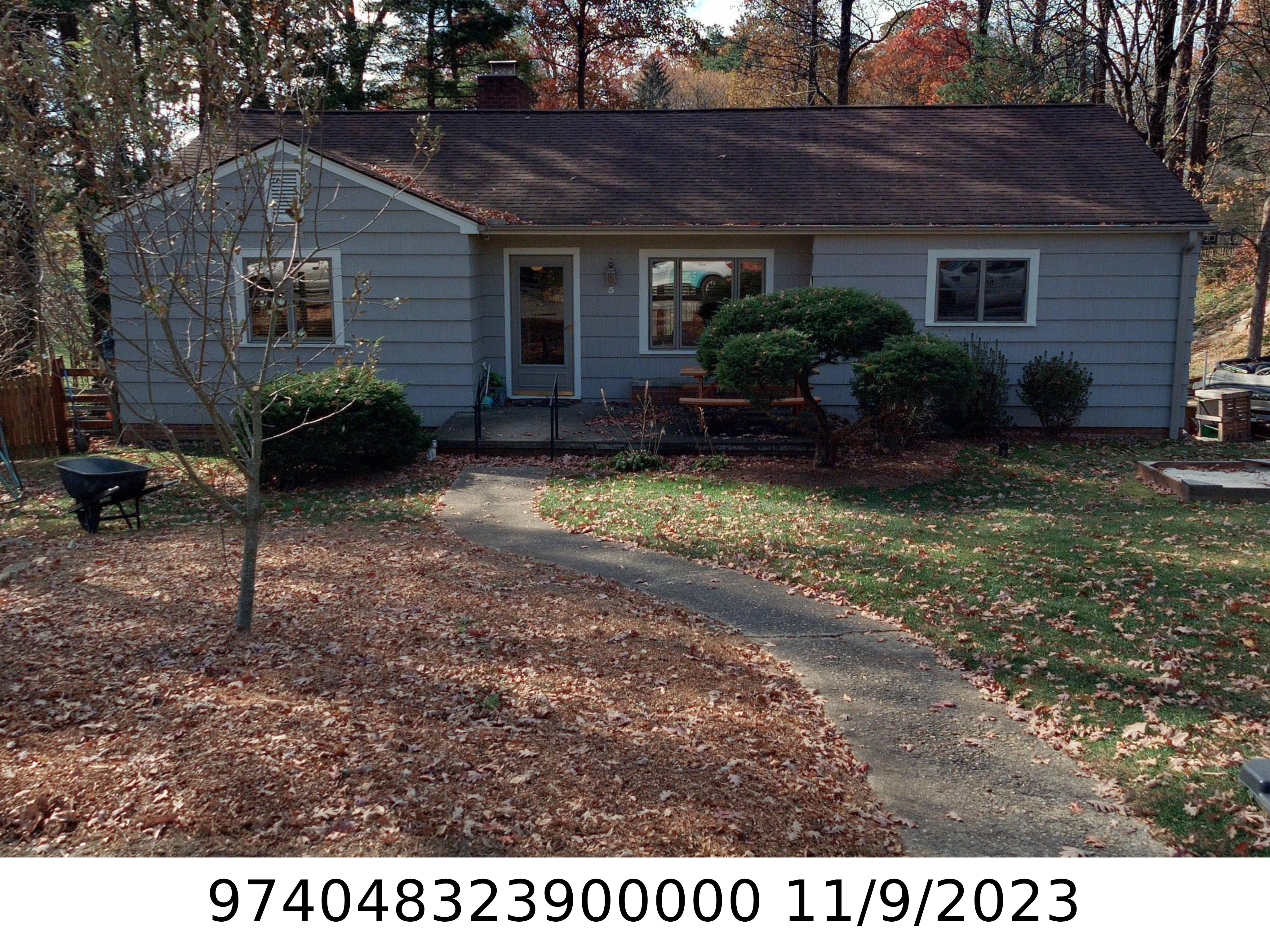 A picture of the property located at 5 GOLF VIEW RD, ASHEVILLE NC 28804.