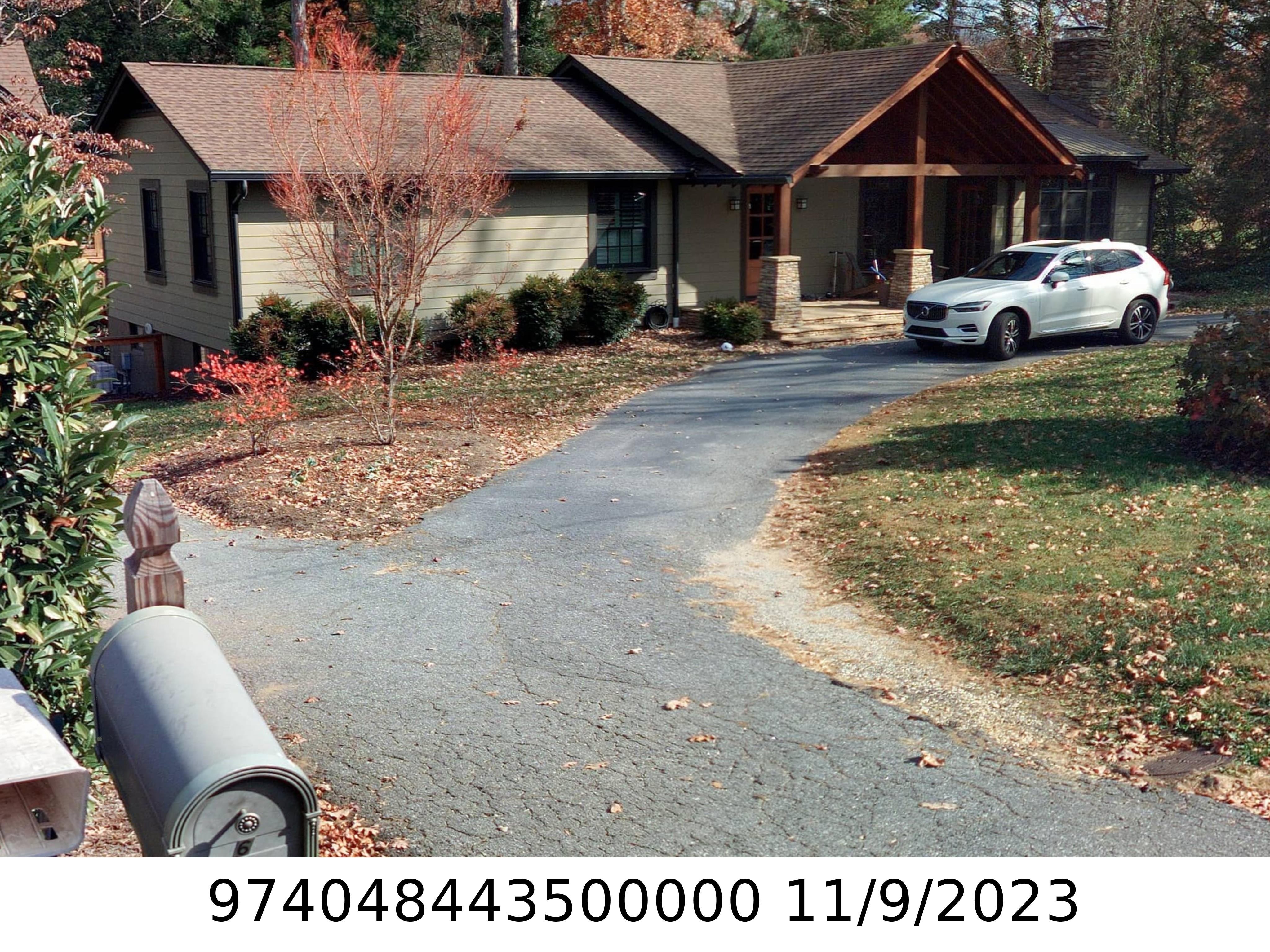 A picture of the property located at 6 GOLF VIEW RD, ASHEVILLE NC 28804.