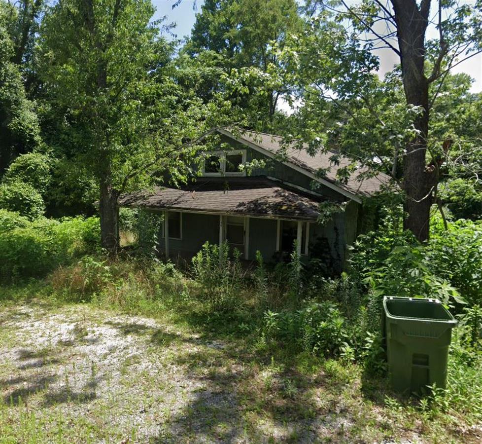 A picture of the property located at 39 JOHNSON DR ASHEVILLE NC.