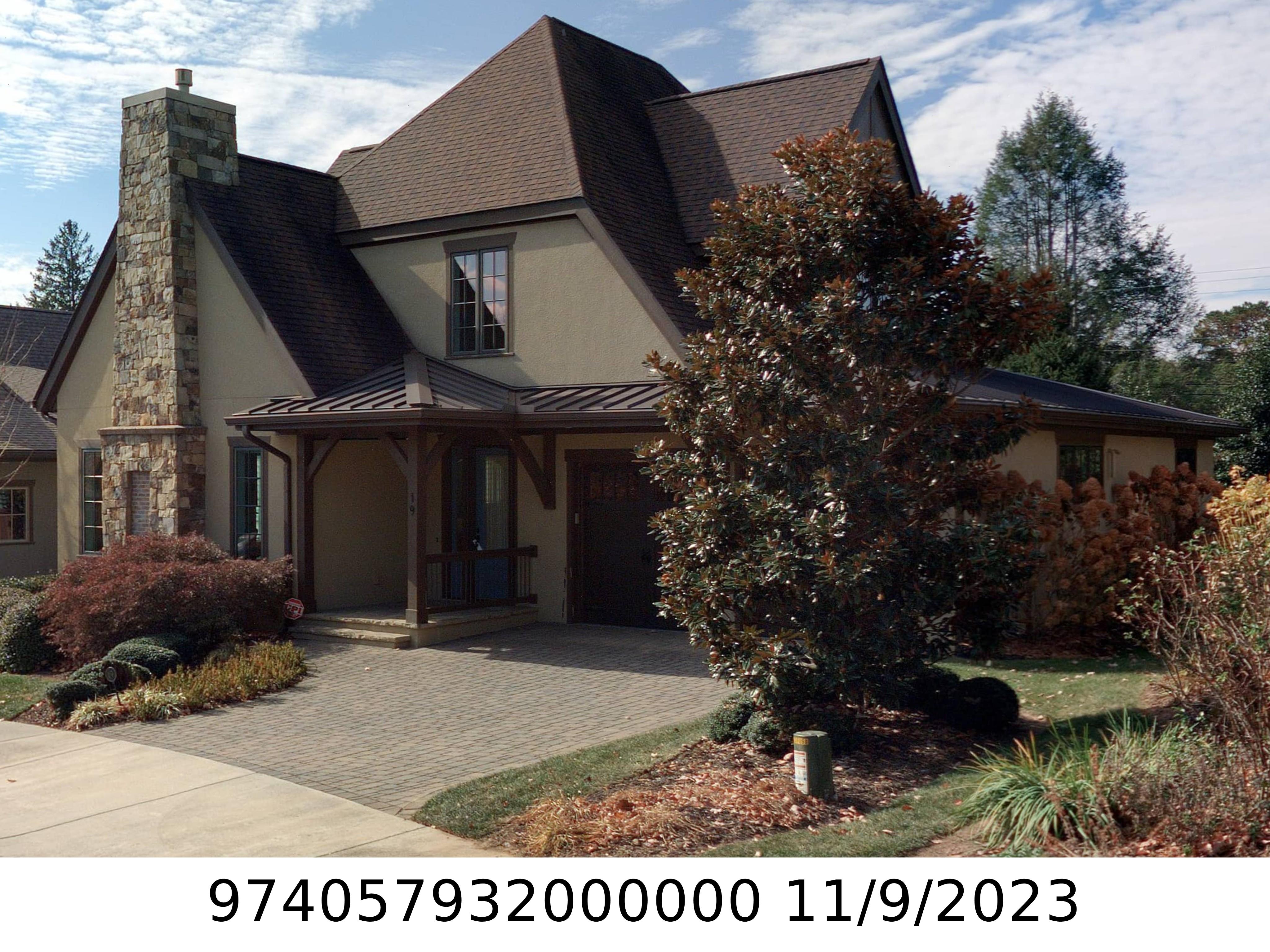 A picture of the property located at 19 CHANTILLY DR, ASHEVILLE NC 28804.