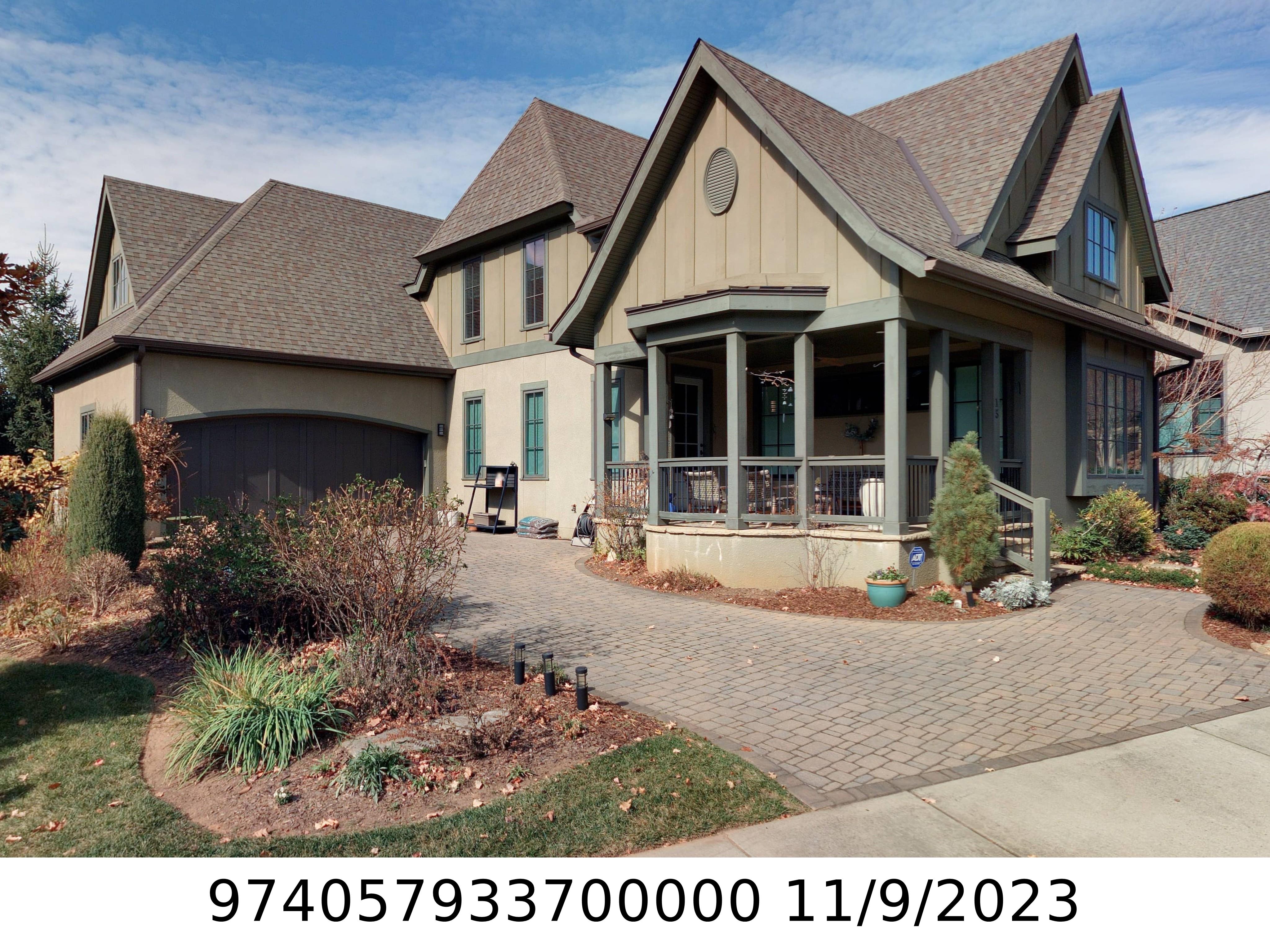A picture of the property located at 15 CHANTILLY DR, ASHEVILLE NC 28804.